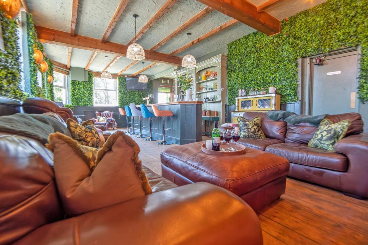 Entire Venue With Accommodation Sleeps Up To 19 - Waterfall Country Escape Wales Coelbren Exterior photo